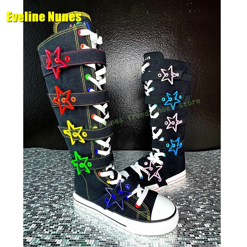 Street Fashion Trend 2025 - Stivali con plateau con fibbia a