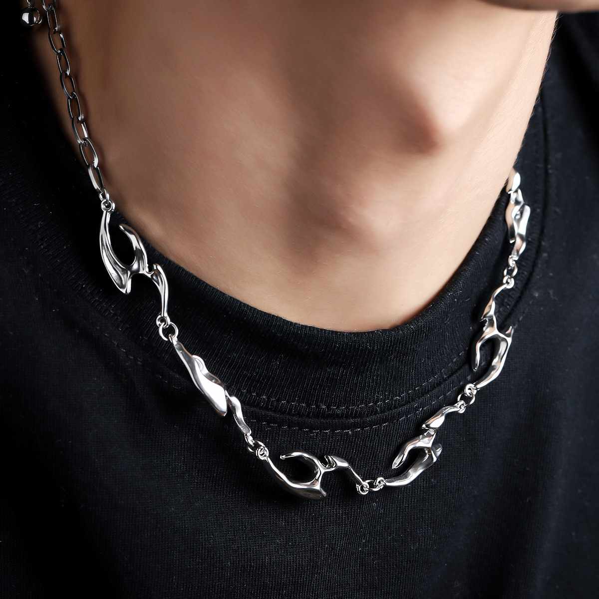 Collana in metallo di forma ir - Street Fashion Trend 2025 recensione e prezzo