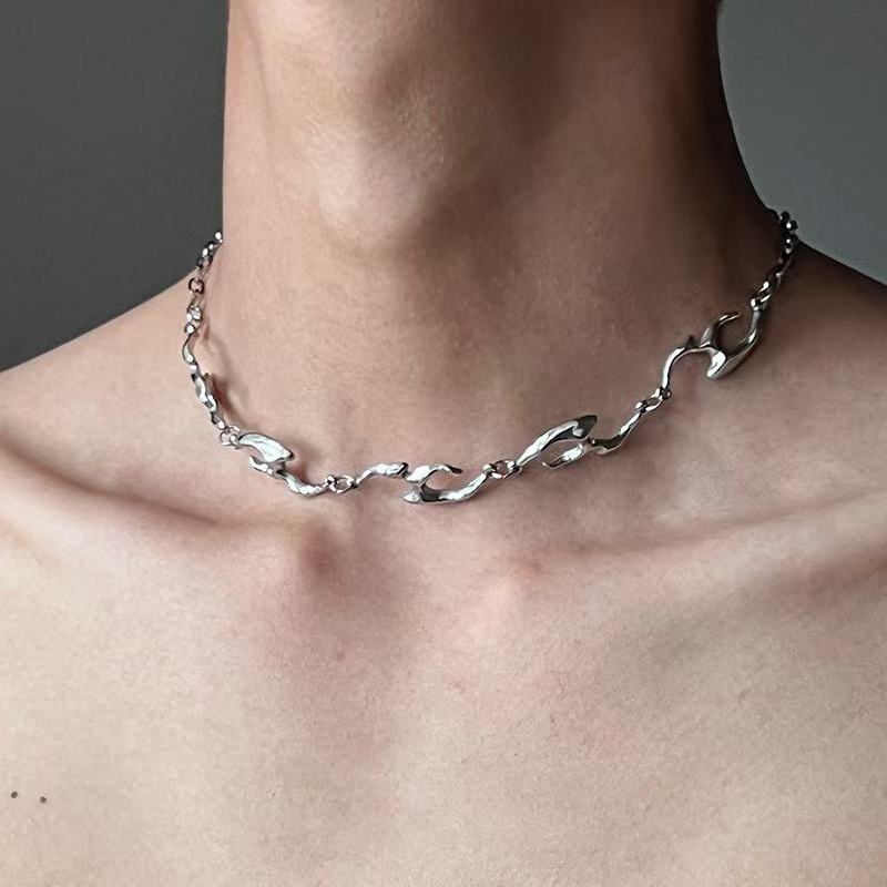 Collana in metallo di forma ir - Street Fashion Trend 2025 recensione e prezzo