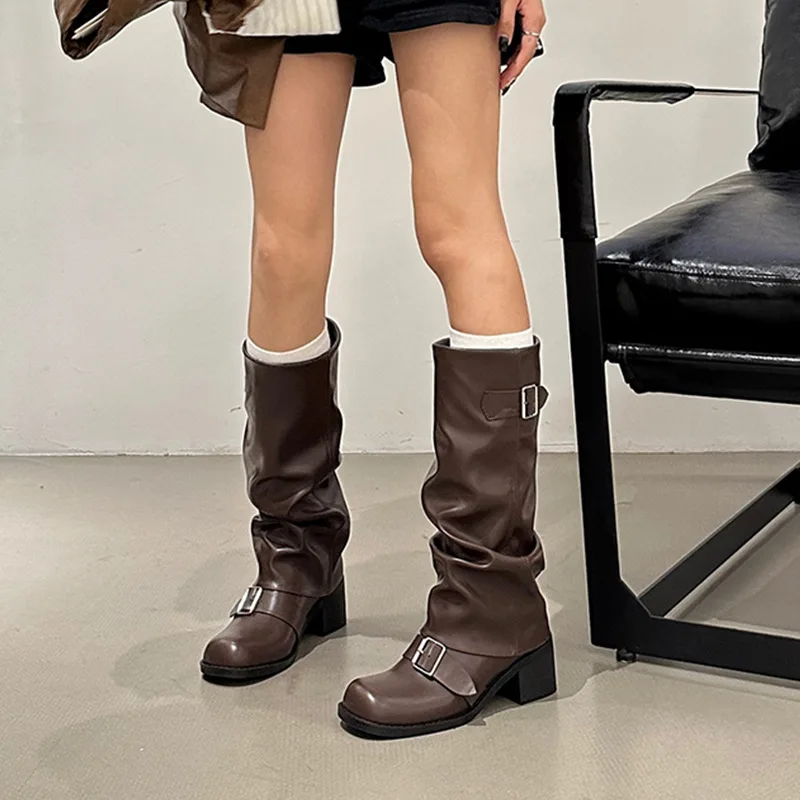 Stivali da donna Piattaforma a - Street Fashion Trend 2025 recensione e prezzo