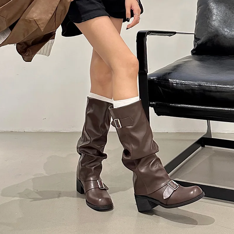 Stivali da donna Piattaforma a - Street Fashion Trend 2025 recensione e prezzo
