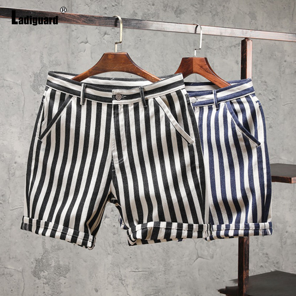Nuovi Pantaloncini Estivi Casu - Street Fashion Europe recensione e prezzo