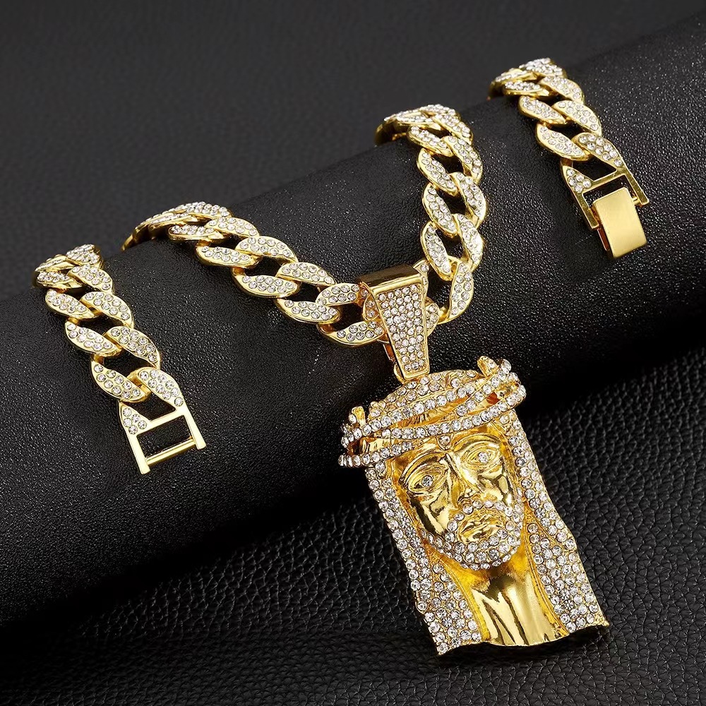 Collana con Ciondolo Hip Hop p - Fashion Street Singapore recensione e prezzo