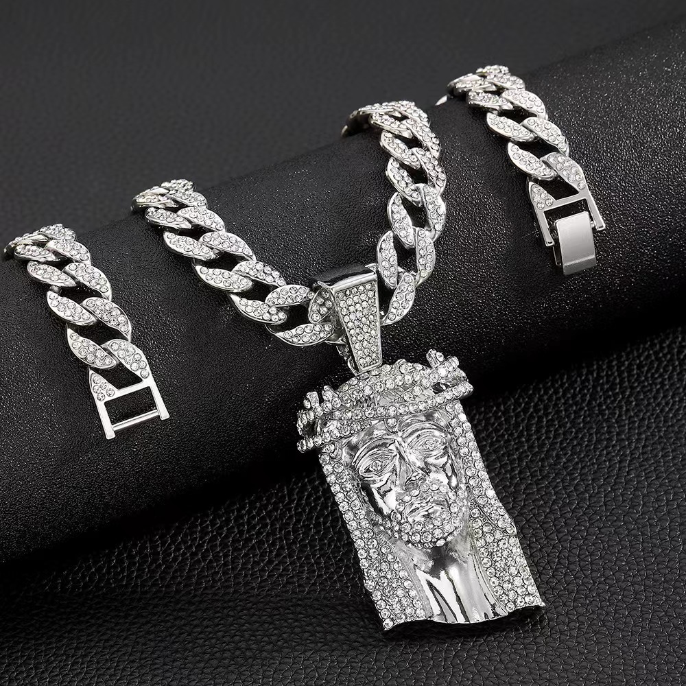 Collana con Ciondolo Hip Hop p - Fashion Street Singapore recensione e prezzo