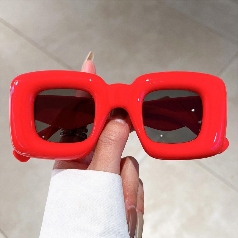 Nuovi Occhiali da Sole Quadrat - Street Fashion Photo recensione e prezzo