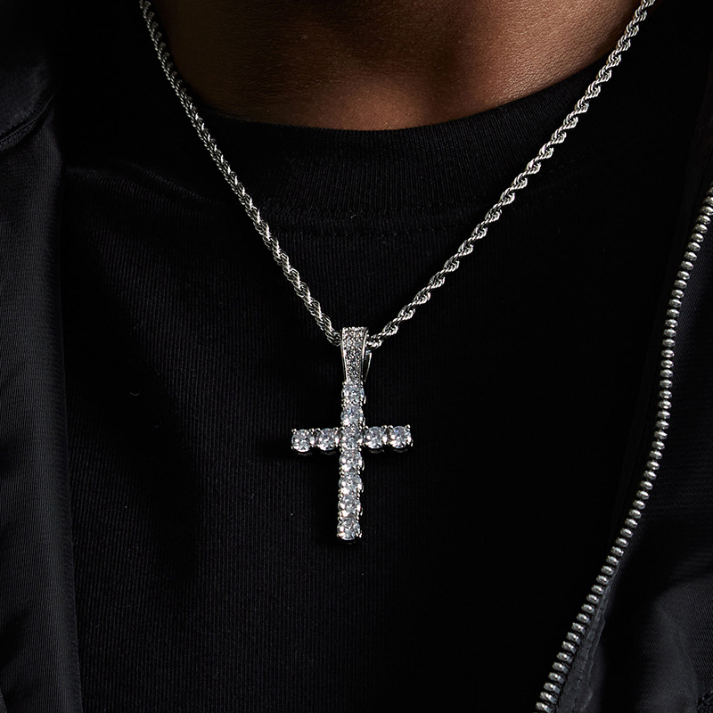 Collana con ciondolo croce zir - Fashion Street Singapore recensione e prezzo
