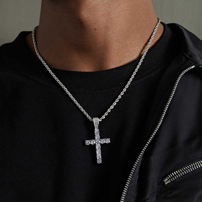 Collana con ciondolo croce zir - Fashion Street Singapore recensione e prezzo