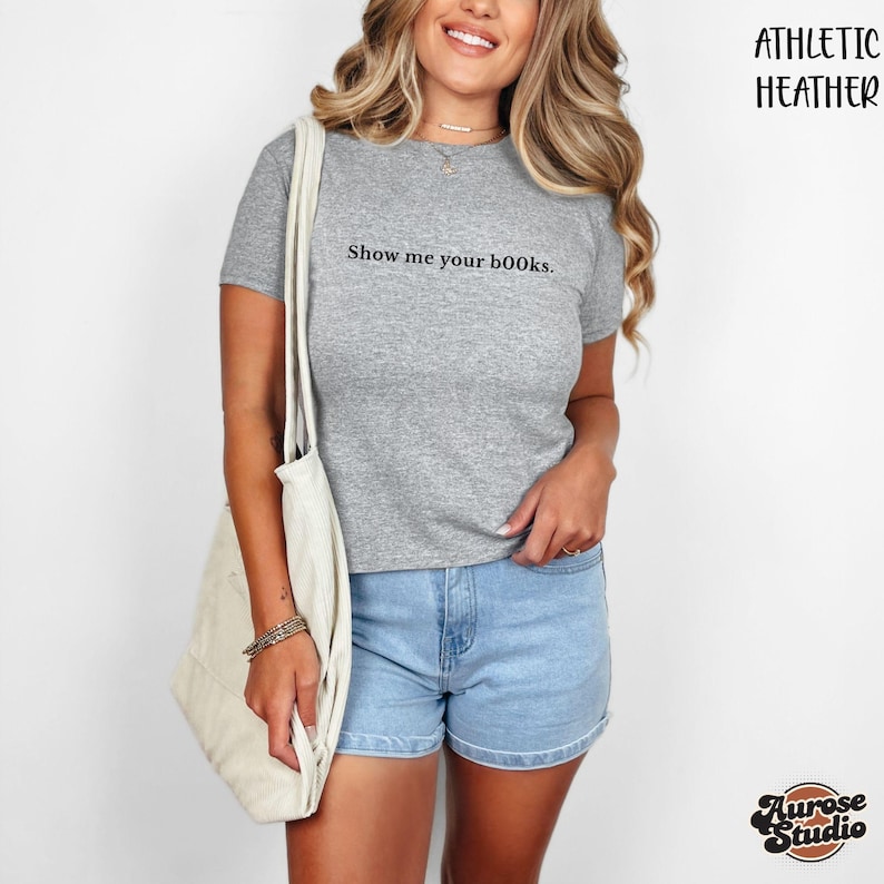 Show Me Your B00ks T-shirt con - Street Fashion Show recensione e prezzo
